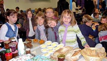 Lors du petit-déjeuner bio, ce mardi matin.  Photo Marie-Chantal Daspres